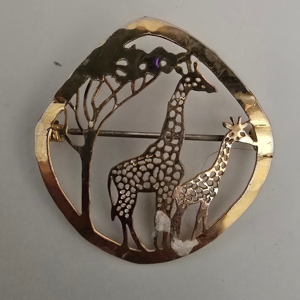 Wild Bryde Giraffe Family Safari Gold Tone Hammered Openwork Brooch Pin‎